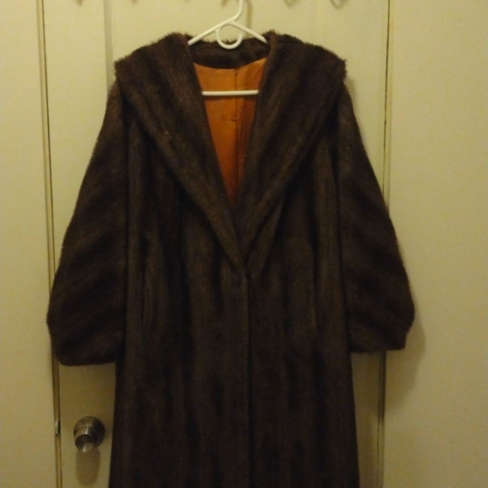 Faux Fur Coat. Dark  Brown. Women's Size L. Full Length.